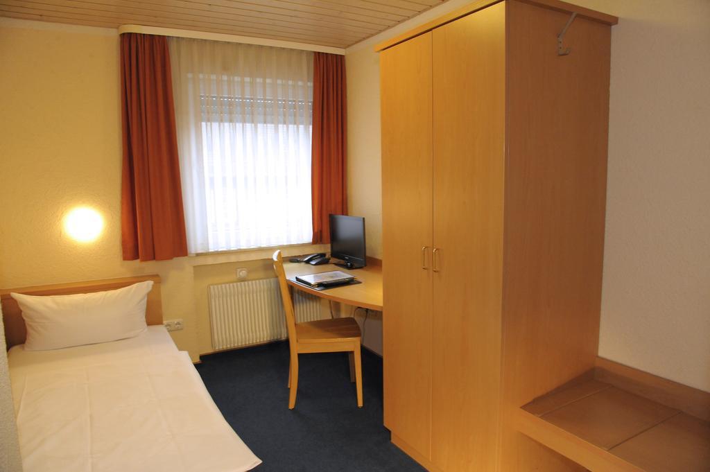 Hotel Goldener Karpfen Aschaffenbourg Extérieur photo