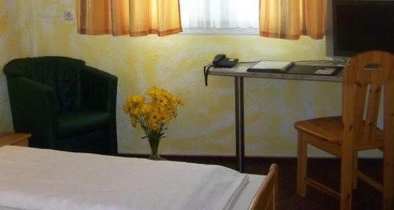 Hotel Goldener Karpfen Aschaffenbourg Chambre photo